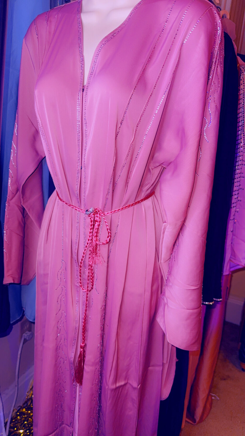 Zainab-beautiful-closed-abaya